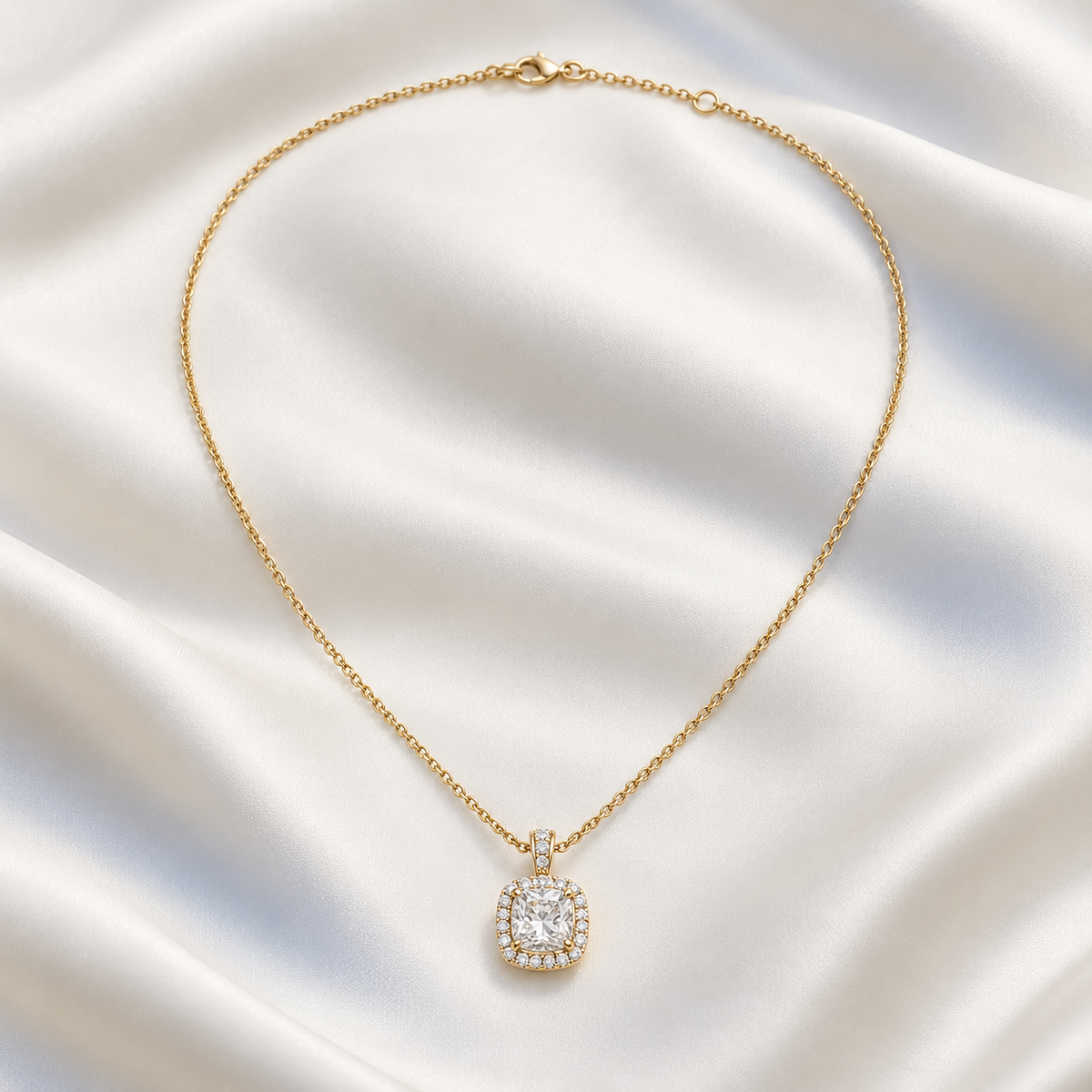 Luxe Diamonds Thea Halo Necklace